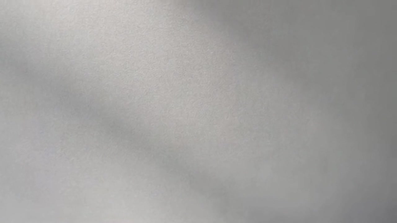 A Focused Moment of Pure Stillness Captured in Bright, Clear Light